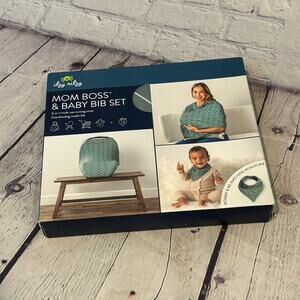 Itzy Ritzy Mom Boss & Baby Bib Set